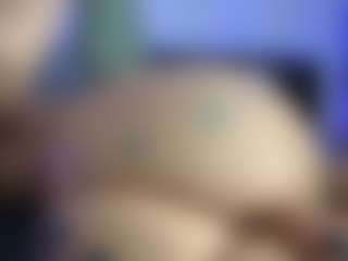 HornyLindzay's Live Sex Cam Show