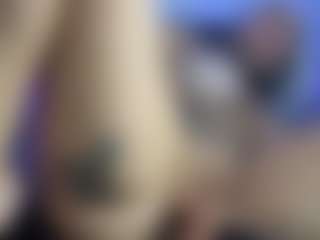 HornyLindzay's Live Sex Cam Show