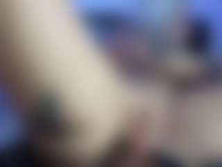 HornyLindzay's Live Sex Cam Show