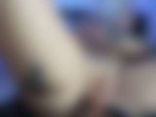 HornyLindzay's Live Sex Cam Show