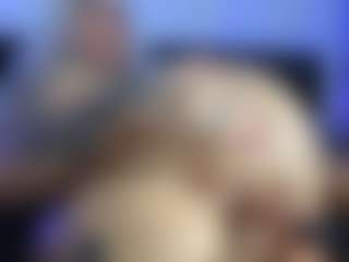 HornyLindzay's Live Sex Cam Show