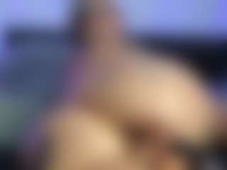 HornyLindzay's Live Sex Cam Show