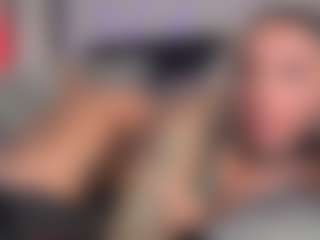 HornyLindzay's Live Sex Cam Show