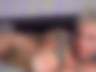 HornyLindzay's Live Sex Cam Show