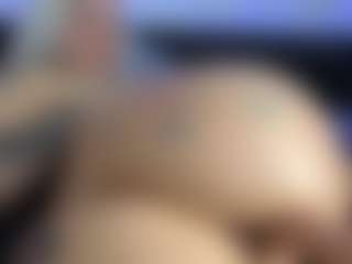 HornyLindzay's Live Sex Cam Show