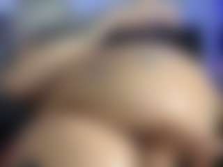 HornyLindzay's Live Sex Cam Show