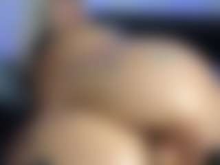 HornyLindzay's Live Sex Cam Show