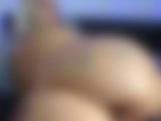 HornyLindzay's Live Sex Cam Show