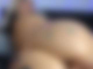 HornyLindzay's Live Sex Cam Show