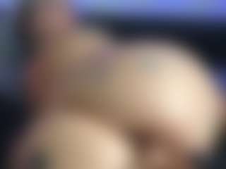 HornyLindzay's Live Sex Cam Show