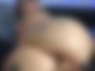 HornyLindzay's Live Sex Cam Show