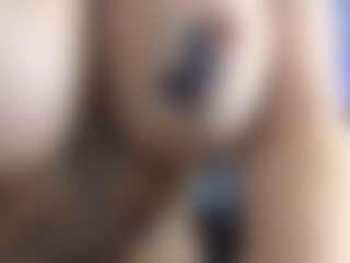 HornyLindzay's Live Sex Cam Show