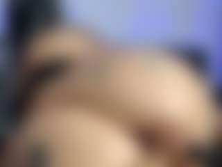HornyLindzay's Live Sex Cam Show