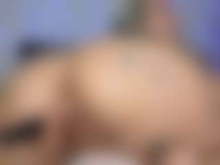 HornyLindzay's Live Sex Cam Show