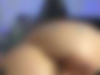 HornyLindzay's Live Sex Cam Show