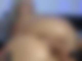 HornyLindzay's Live Sex Cam Show