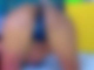 Live cam show with black-rosse - Butt Plug on Camsoda