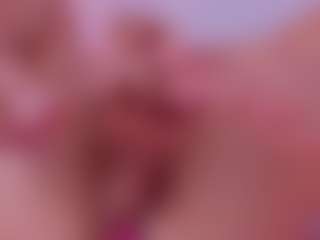 Live cam show with HAILEY - Cum on StripNow
