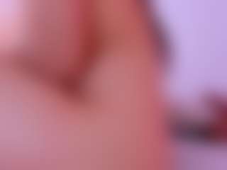 Live cam show with HAILEY - College MILF on AdultVida.com