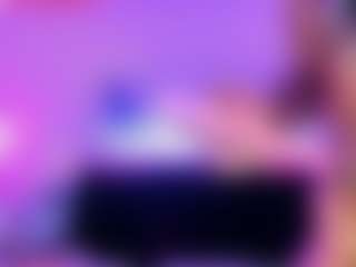 Live cam show with Queen S. - Fingering on StripNow