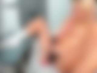 bella-sweeet's Live Sex Cam Show