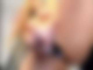 bella-sweeet's Live Sex Cam Show