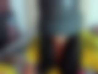 Live cam show with luiissa - Mature on StripNow