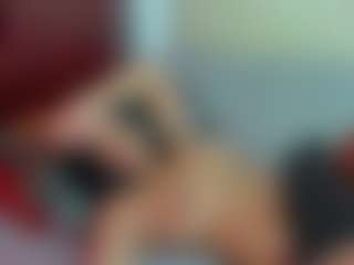 Live cam show with luiissa - Middle Aged on Dolls Live