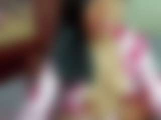 luiissa MILF webcam performer live streaming