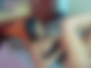 luiissa MILF webcam performer live streaming