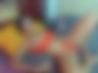Live cam show with luiissa - Morena on Camversity