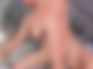 Live cam show with mia-evansx - Thong on nudelive.tv