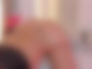 Live cam show with Ellie Mitchell - Kinky on googirlz