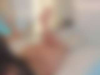 Live cam show with Ellie Mitchell - Kinky on TottyGirls