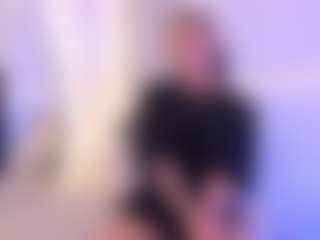 Live cam show with Ellie Mitchell - Kinky on CamwithHer