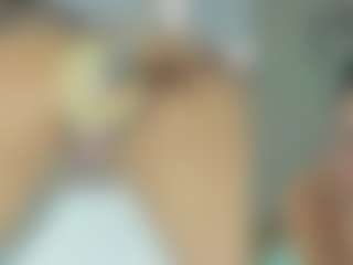 Live cam show with Emily - Small Ass on AdultVida.com