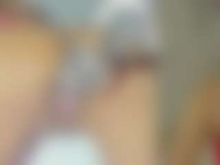 Live cam show with Emily - Fuck Machine on Milf Play