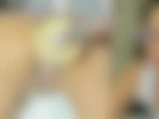 Live cam show with Emily - Fuck Machine on 1on1-livenow