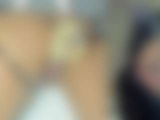 Live cam show with Emily - Moaning on AdultVida.com