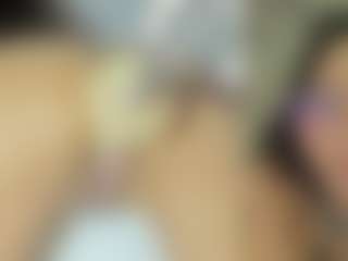 Show di cam dal vivo con Emily - Facial su Camsoda