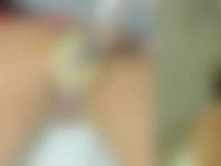 Live cam show with Emily - White on Camsoda | colombia