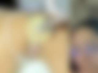 Live cam show with Emily - Petite on madthumbs