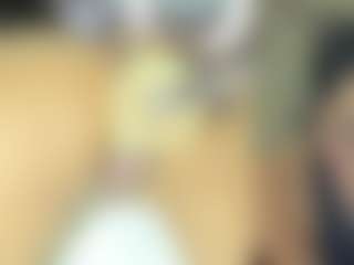 Live cam show with Emily - Facial on AdultVida.com