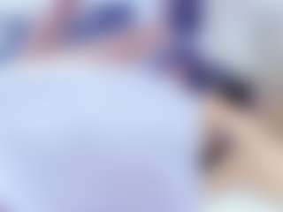 Live cam show with Emily - Facial on Camsoda
