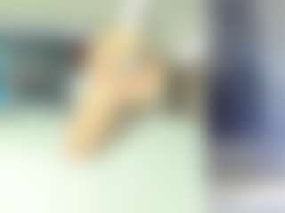 Live cam show with Emily - Petite on AdultVida.com