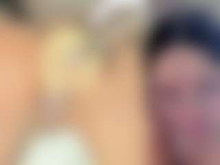 Live cam show with Emily - Moaning on xplaylive.com