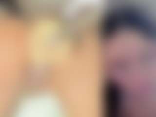 Live cam show with Emily - Solo on xplaylive.com