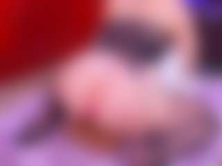 Lara Giraldo's Live Sex Cam Show
