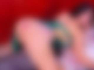 Lara Giraldo's Live Sex Cam Show
