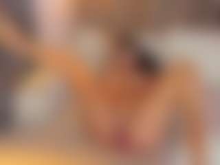 Live cam show with Sarah - Suck on Camsoda